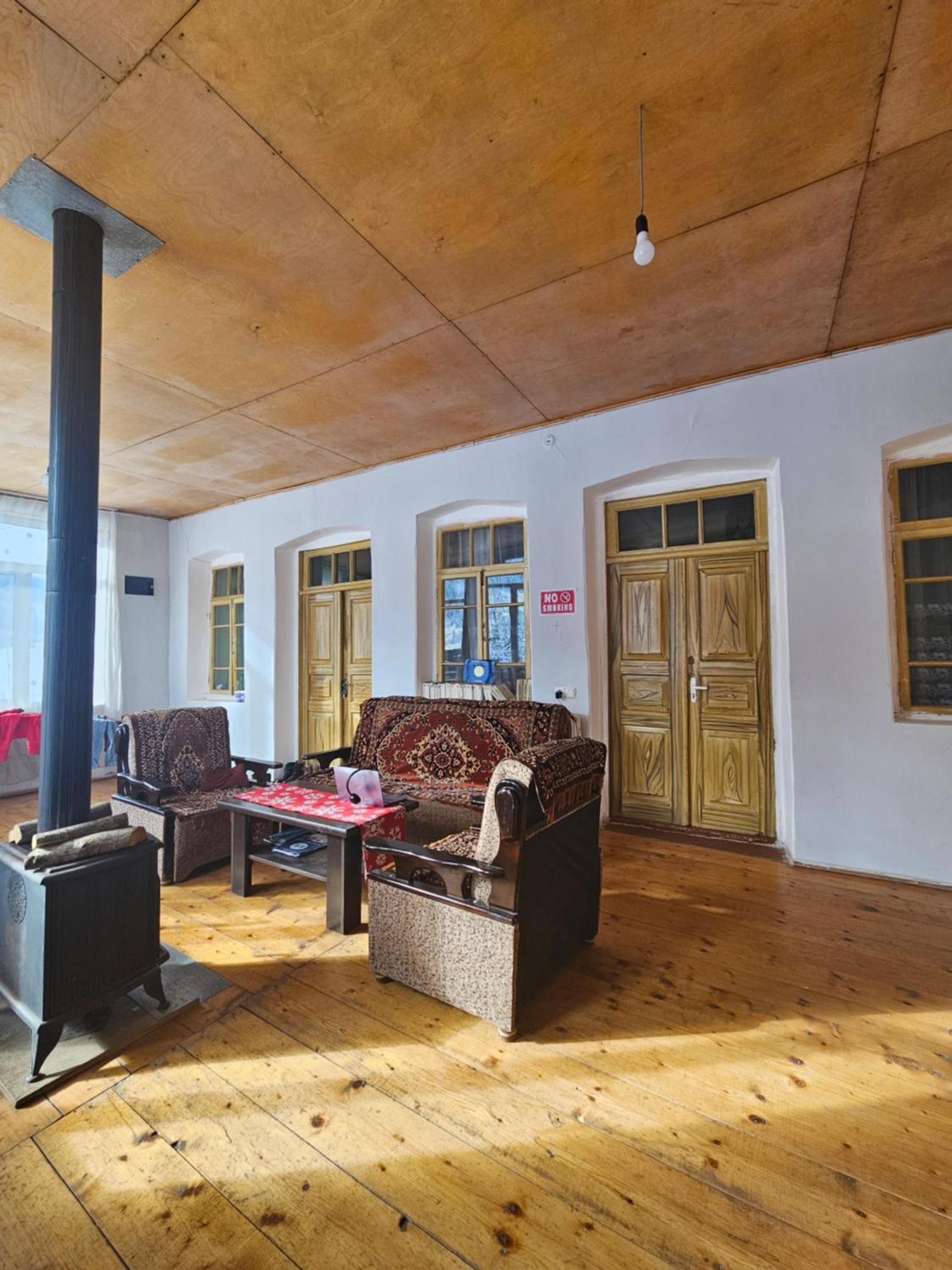 Guest House Ketevan Niguriani Mestia Esterno foto