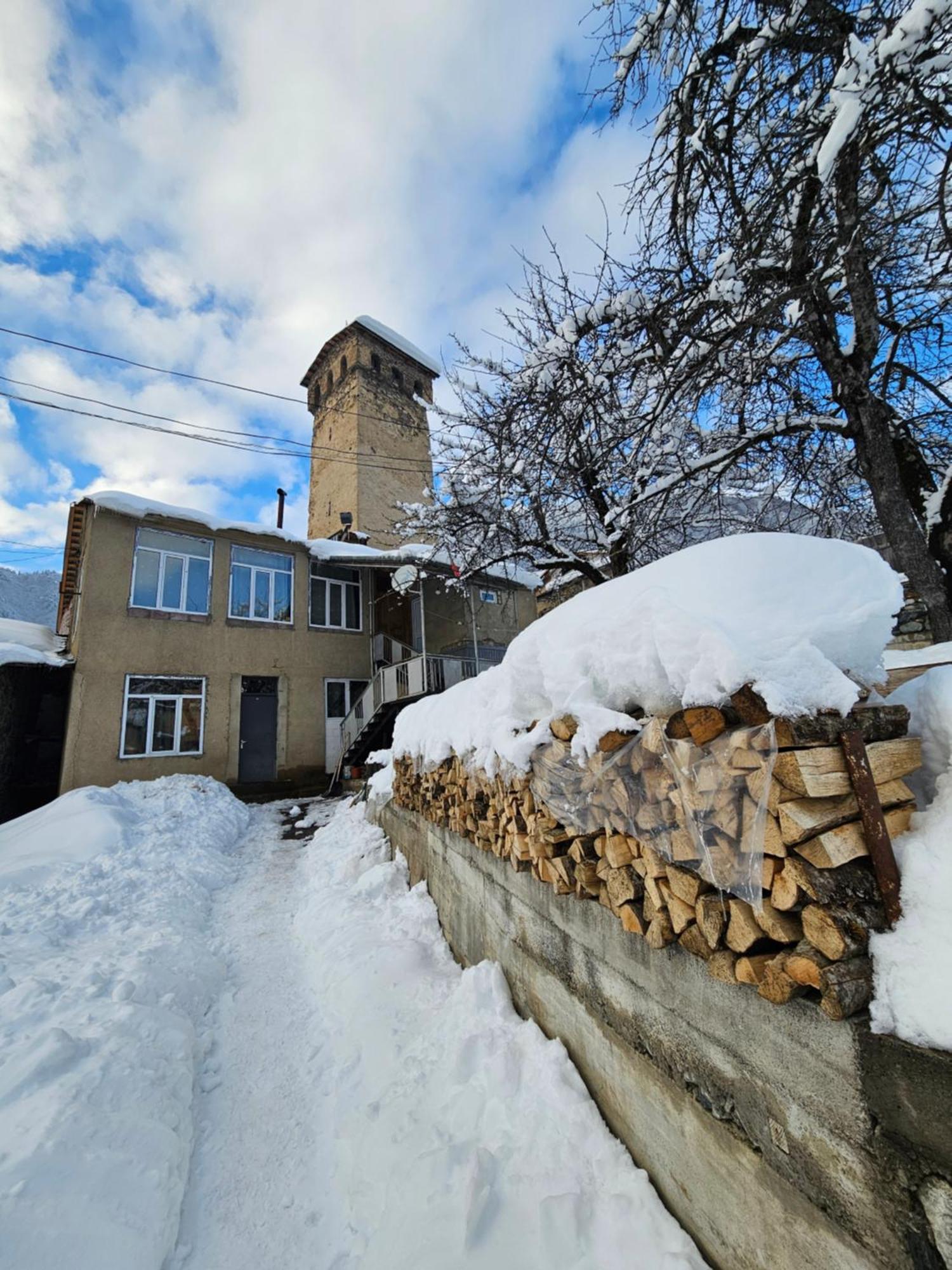 Guest House Ketevan Niguriani Mestia Esterno foto