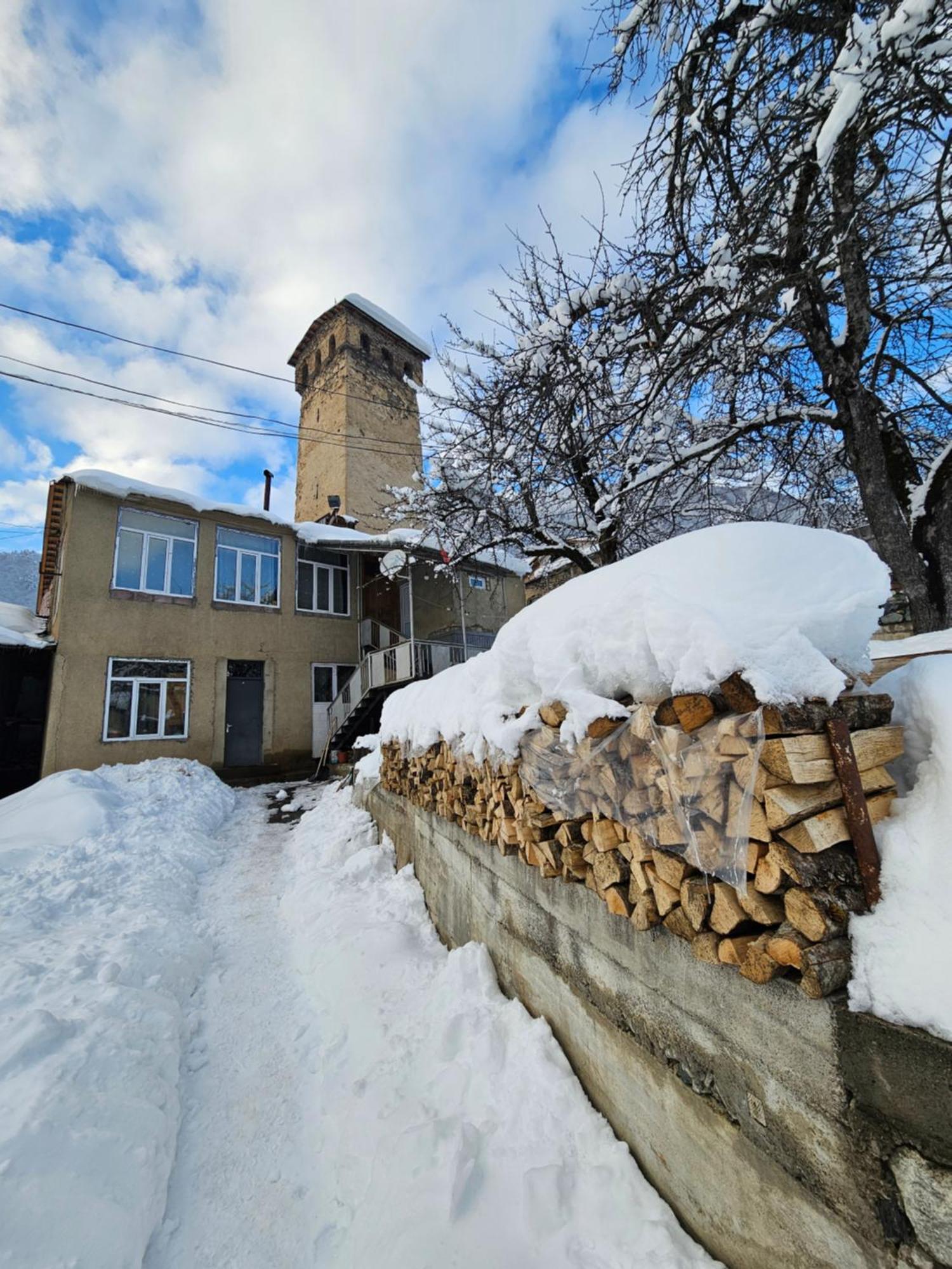 Guest House Ketevan Niguriani Mestia Esterno foto